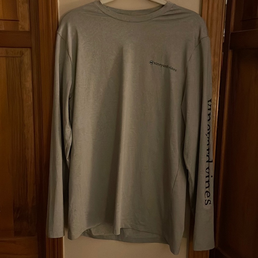 Vineyard Vines Performance long sleeve T-shirt size Medium gray